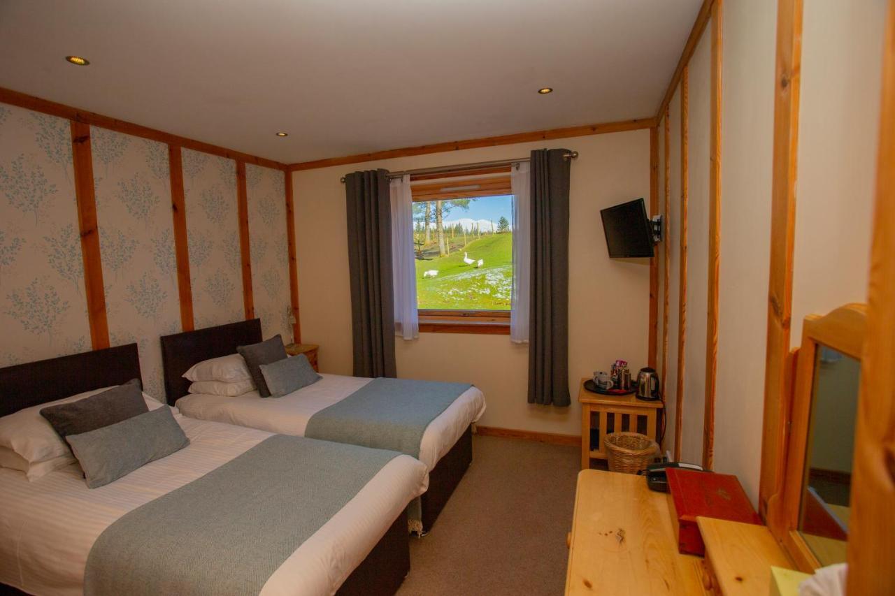 Old Pines Hotel And Restaurant Spean Bridge Bagian luar foto